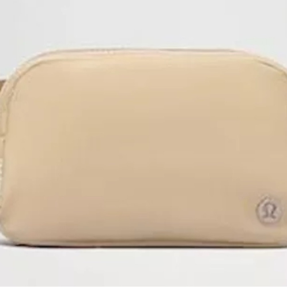NWT AUTHENTIC LuLuLemon Everyday Belt Bag-Beige